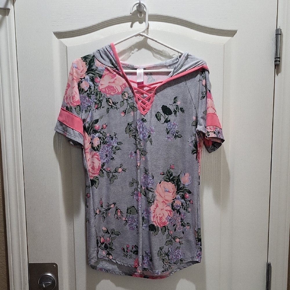 Hooded pullover shirt